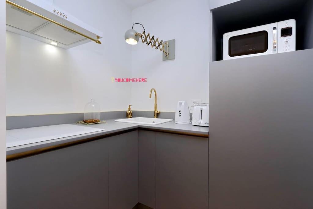 רומא Ych-Renovated And Design Flat Close To The Center מראה חיצוני תמונה